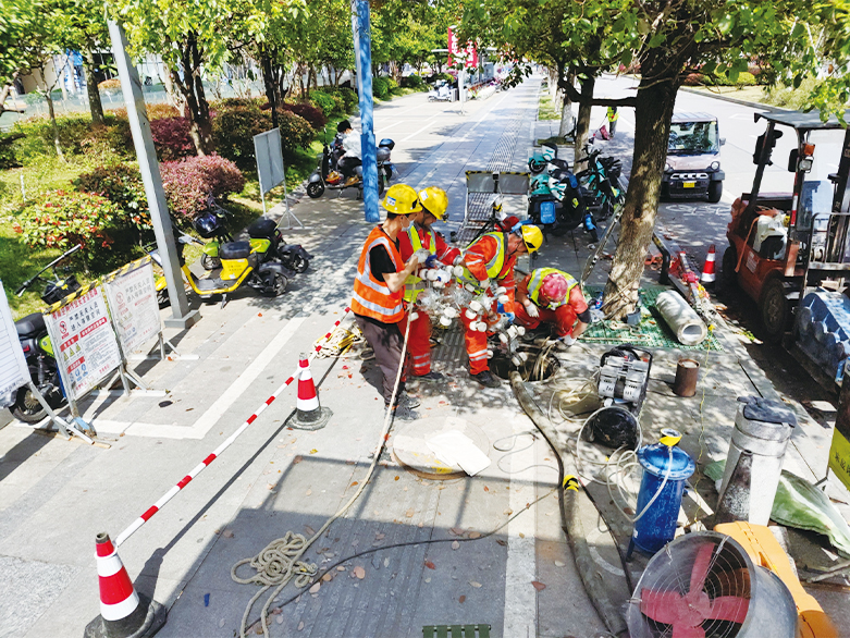  鸡泽UV-CIPP紫外光固化修复